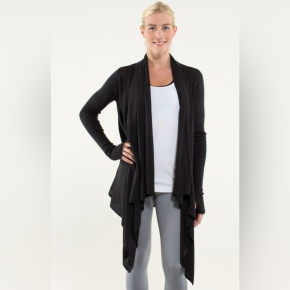 Lululemon Universal Wrap - Picture 1 of 4